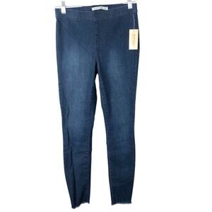 American Rag NWT Juniors' Pull-On Dark Wash Jeggings Frayed Hem Size 3